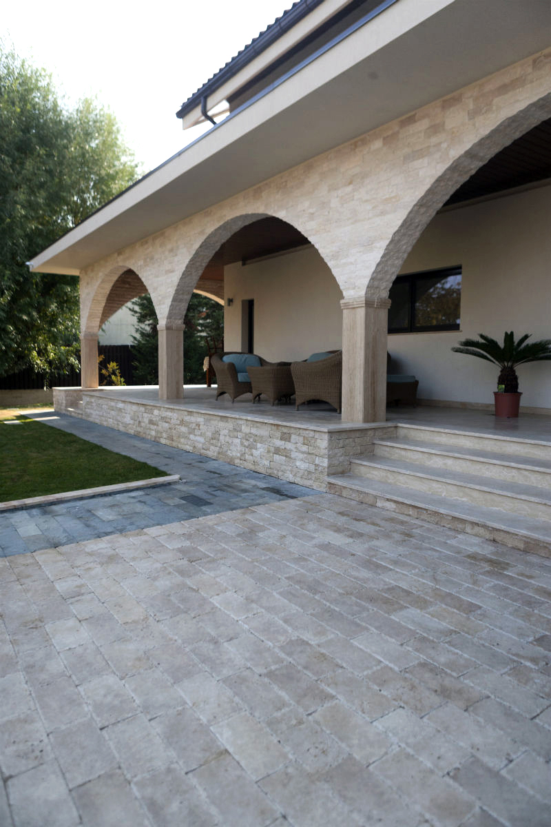 Travertin Classic Cross Cut, Periat si Daltuit
