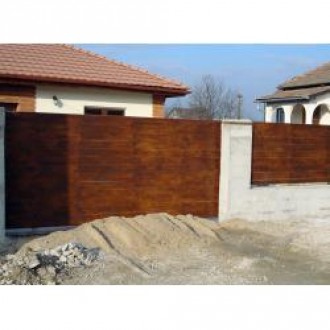 Poarta culisanta auto fier forjat cu lemn